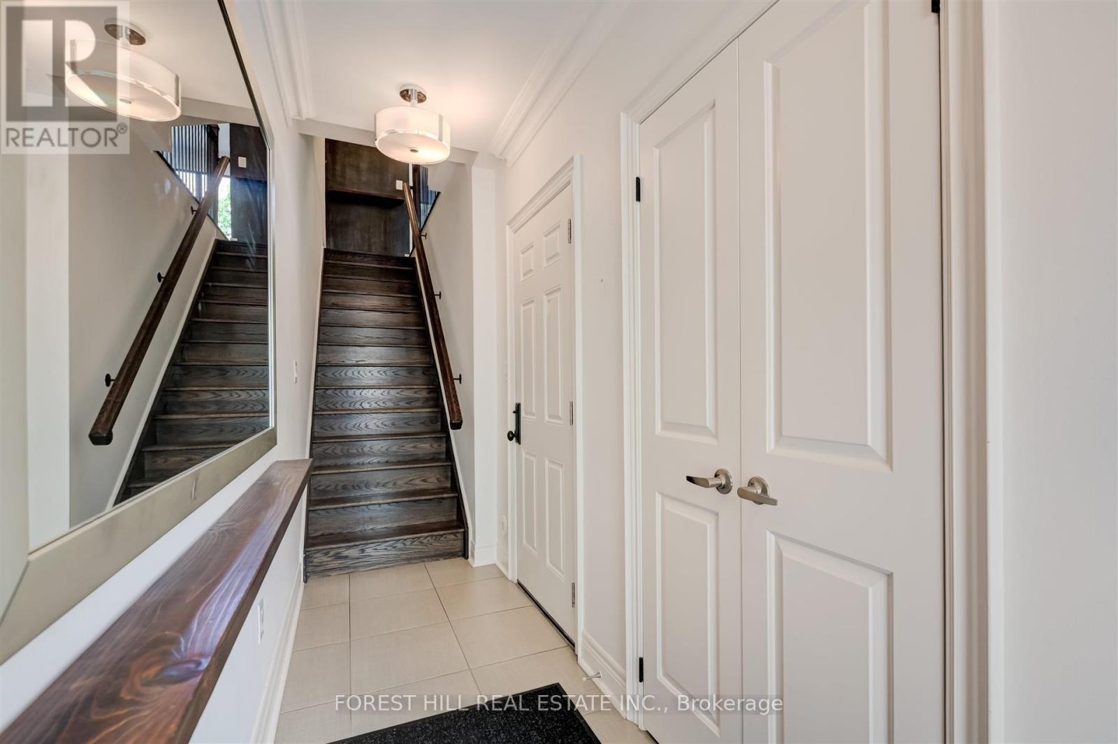 












111 POWSELAND CRESCENT

,
Vaughan (West Woodbridge),




Ontario
L4L0C5

