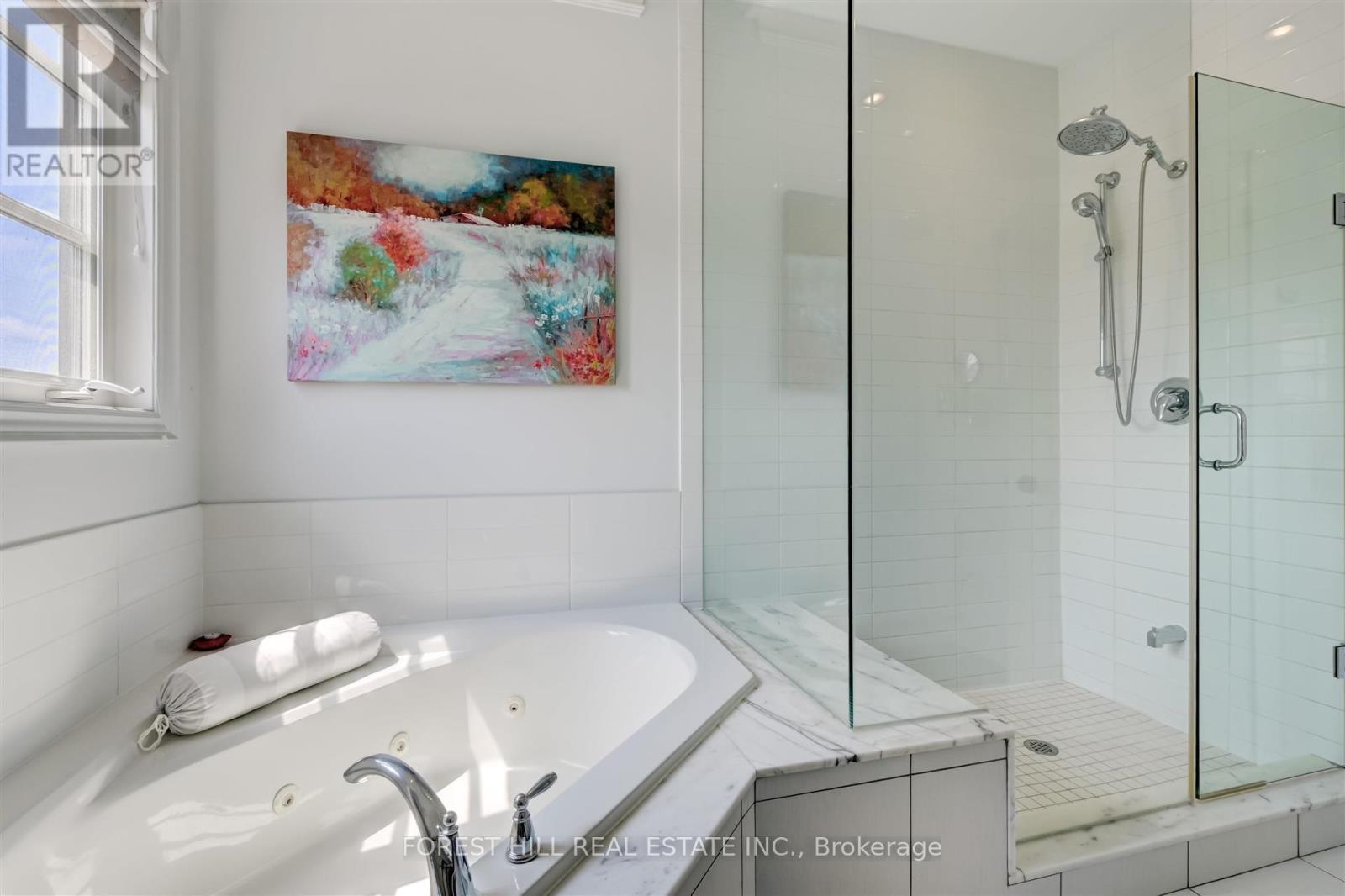 












111 POWSELAND CRESCENT

,
Vaughan (West Woodbridge),




Ontario
L4L0C5


