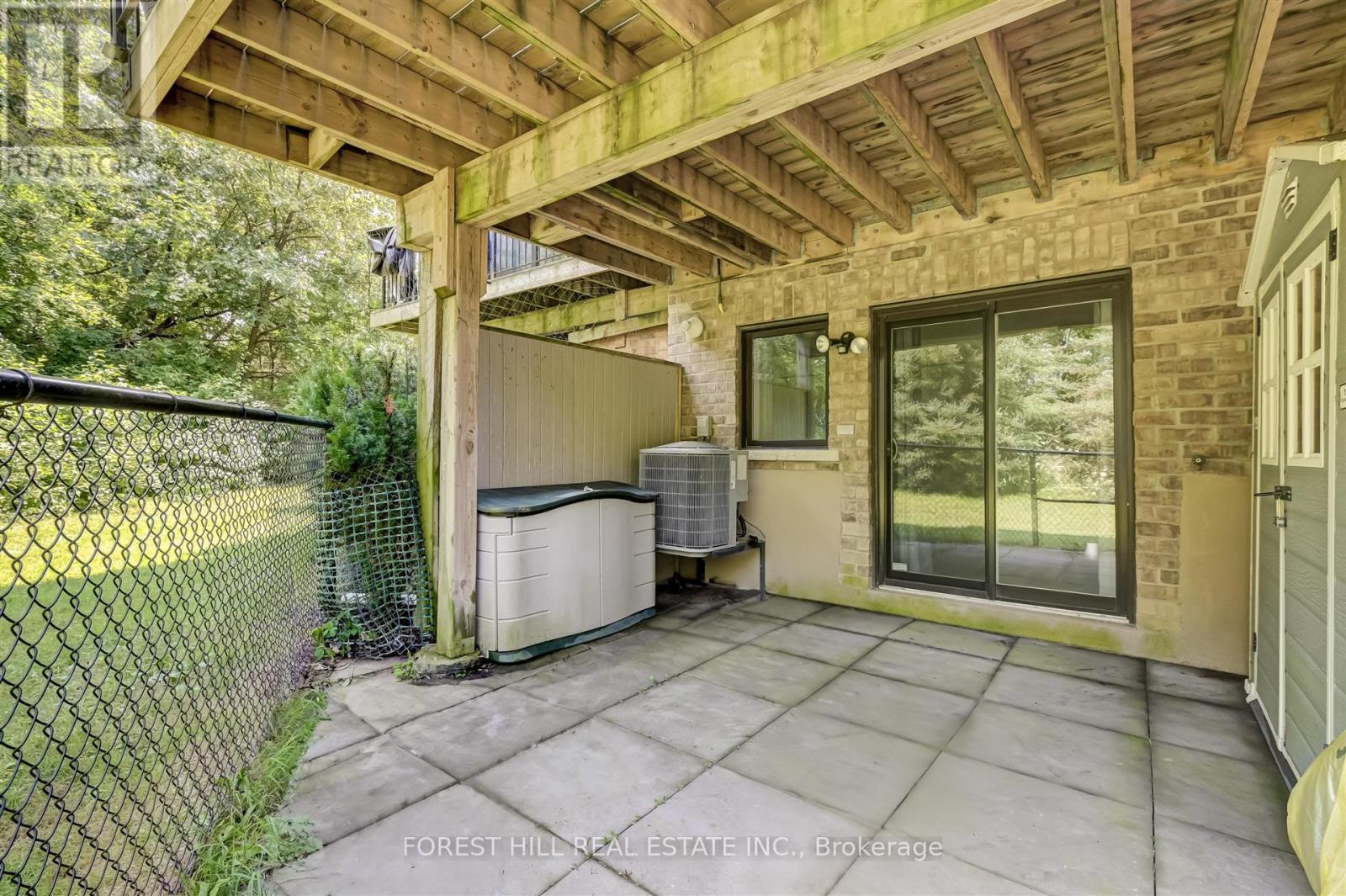 












111 POWSELAND CRESCENT

,
Vaughan (West Woodbridge),




Ontario
L4L0C5

