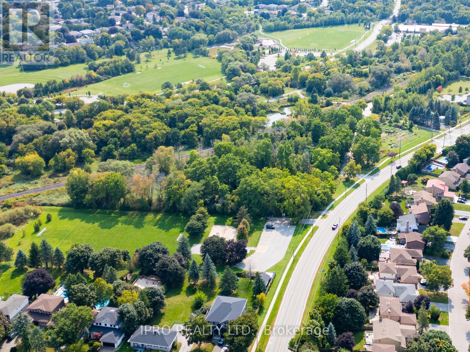 












315 MAIN STREET N

,
Newmarket (Bristol-London),




Ontario
L3Y9A9

