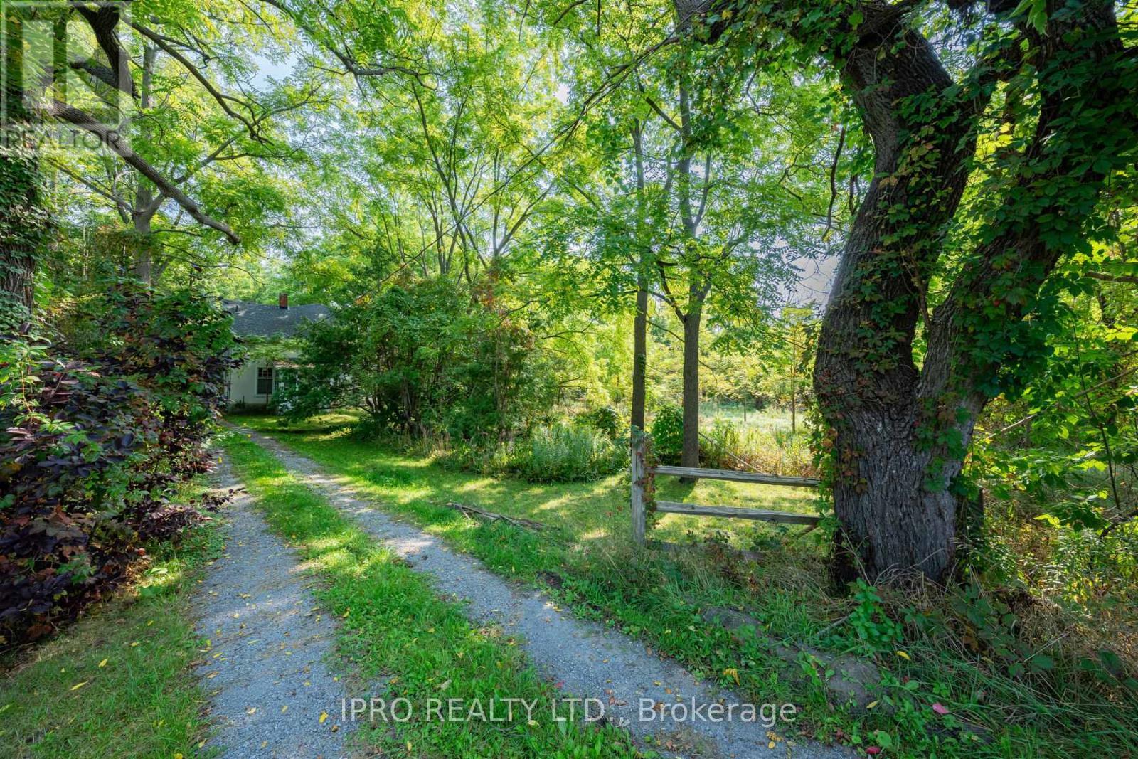 












315 MAIN STREET N

,
Newmarket (Bristol-London),




Ontario
L3Y9A9

