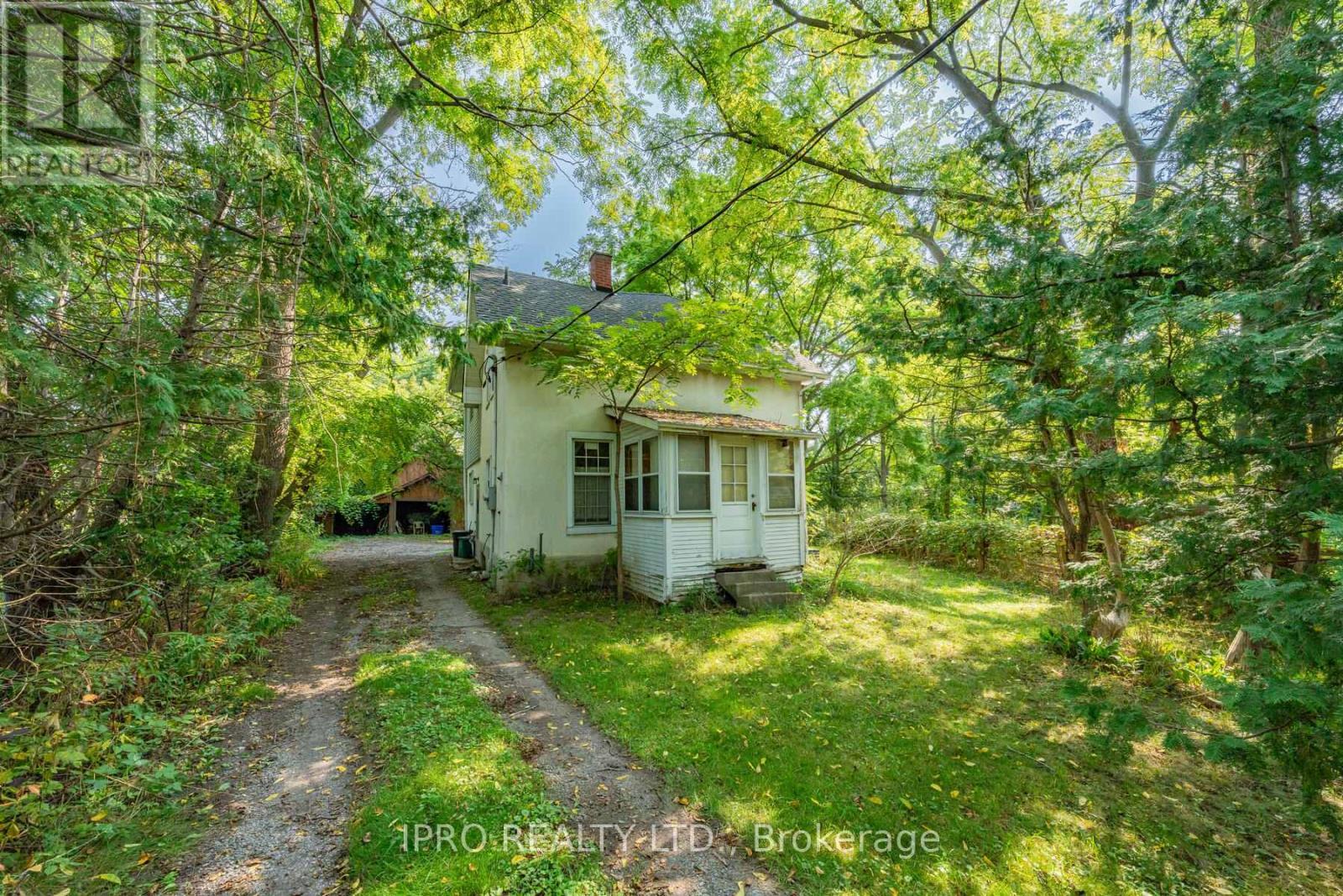 












315 MAIN STREET N

,
Newmarket (Bristol-London),




Ontario
L3Y9A9

