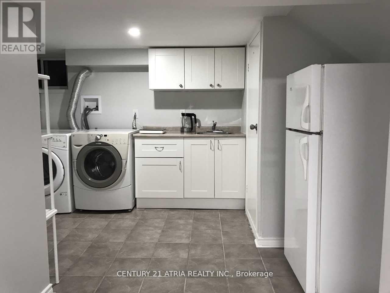 












BASEMENT - 325 NEAL DRIVE

,
Richmond Hill (Crosby),




Ontario
L4C3L3

