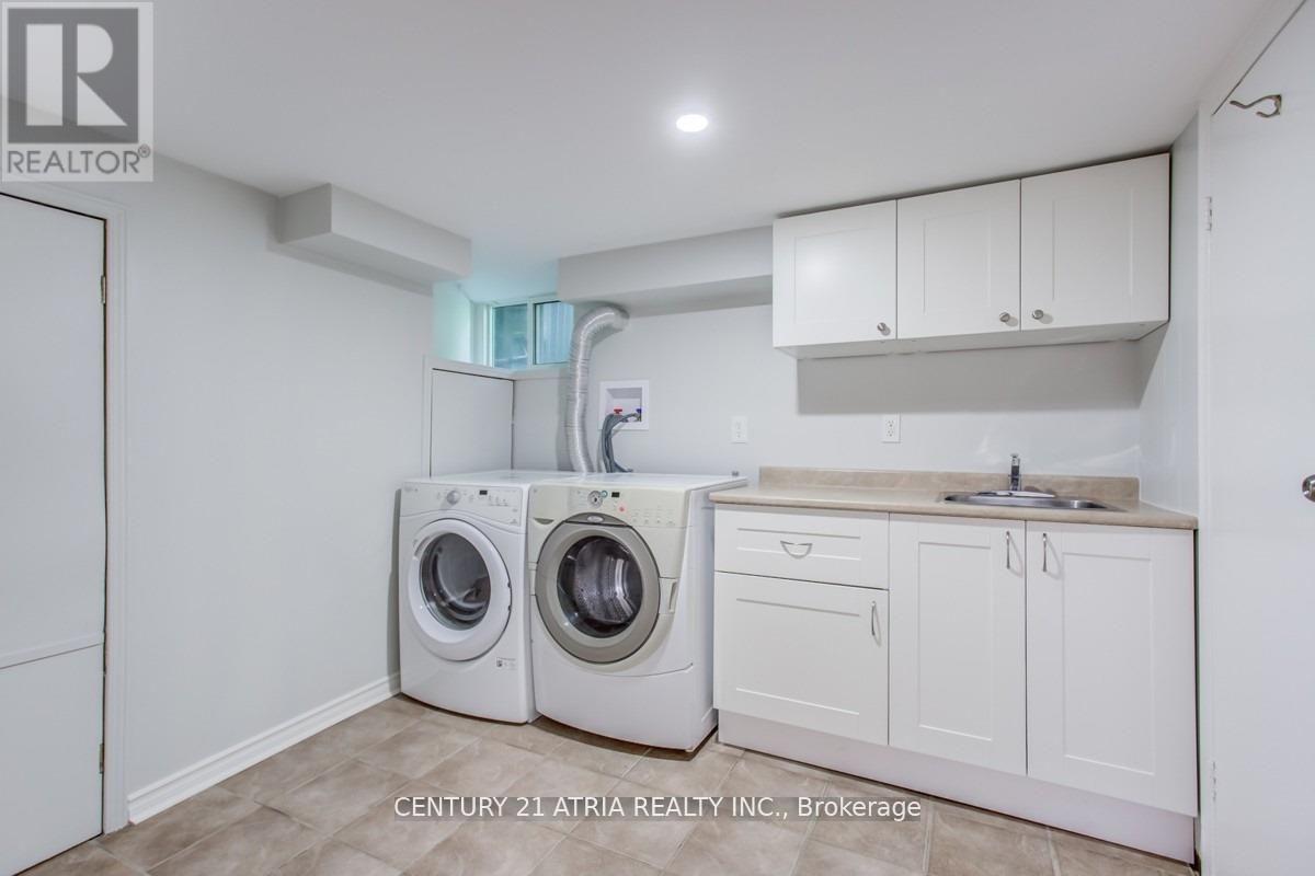 












BASEMENT - 325 NEAL DRIVE

,
Richmond Hill (Crosby),




Ontario
L4C3L3

