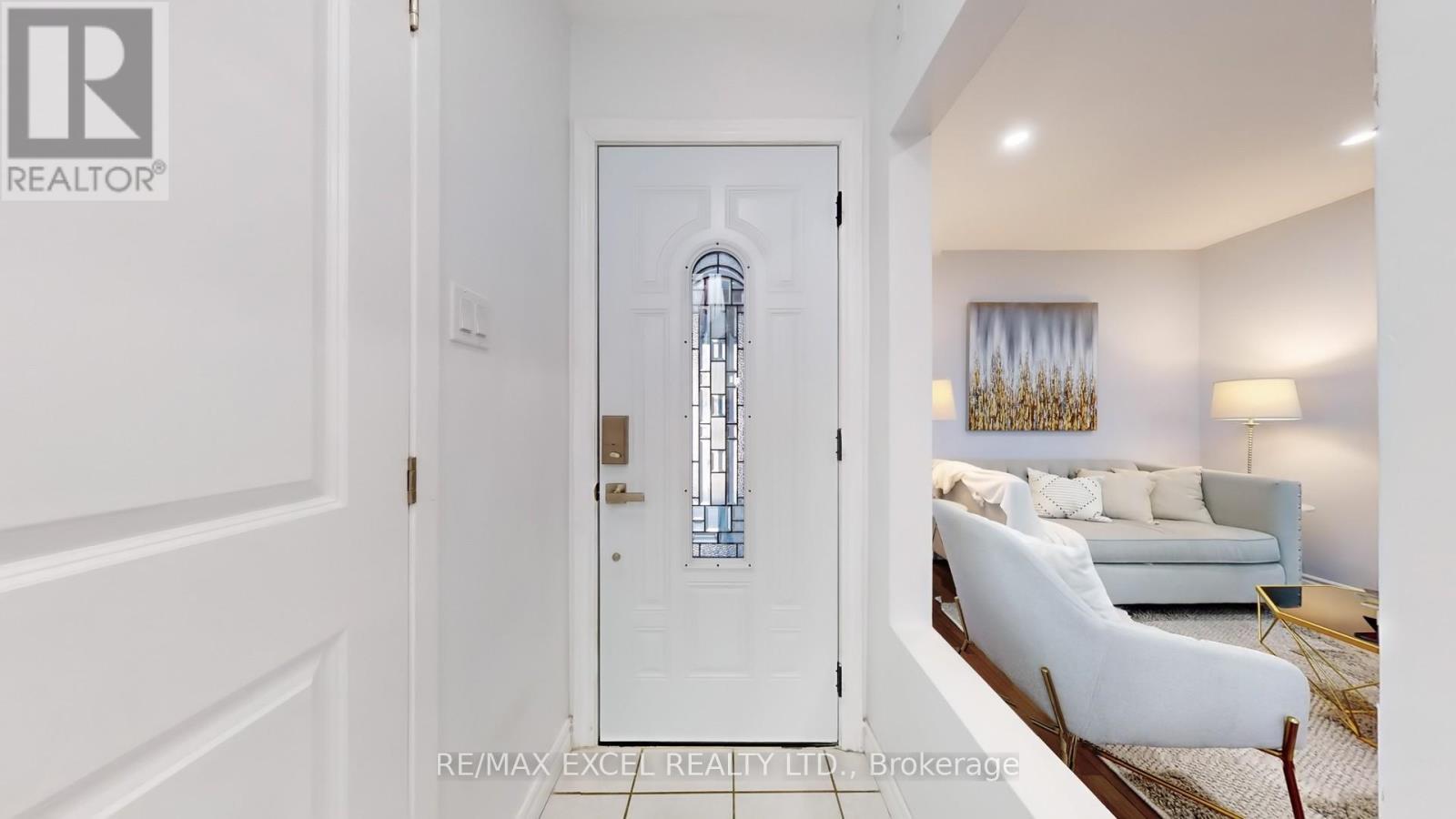 












73 MCCABE CRESCENT

,
Vaughan (Lakeview Estates),




Ontario
L4J2S6

