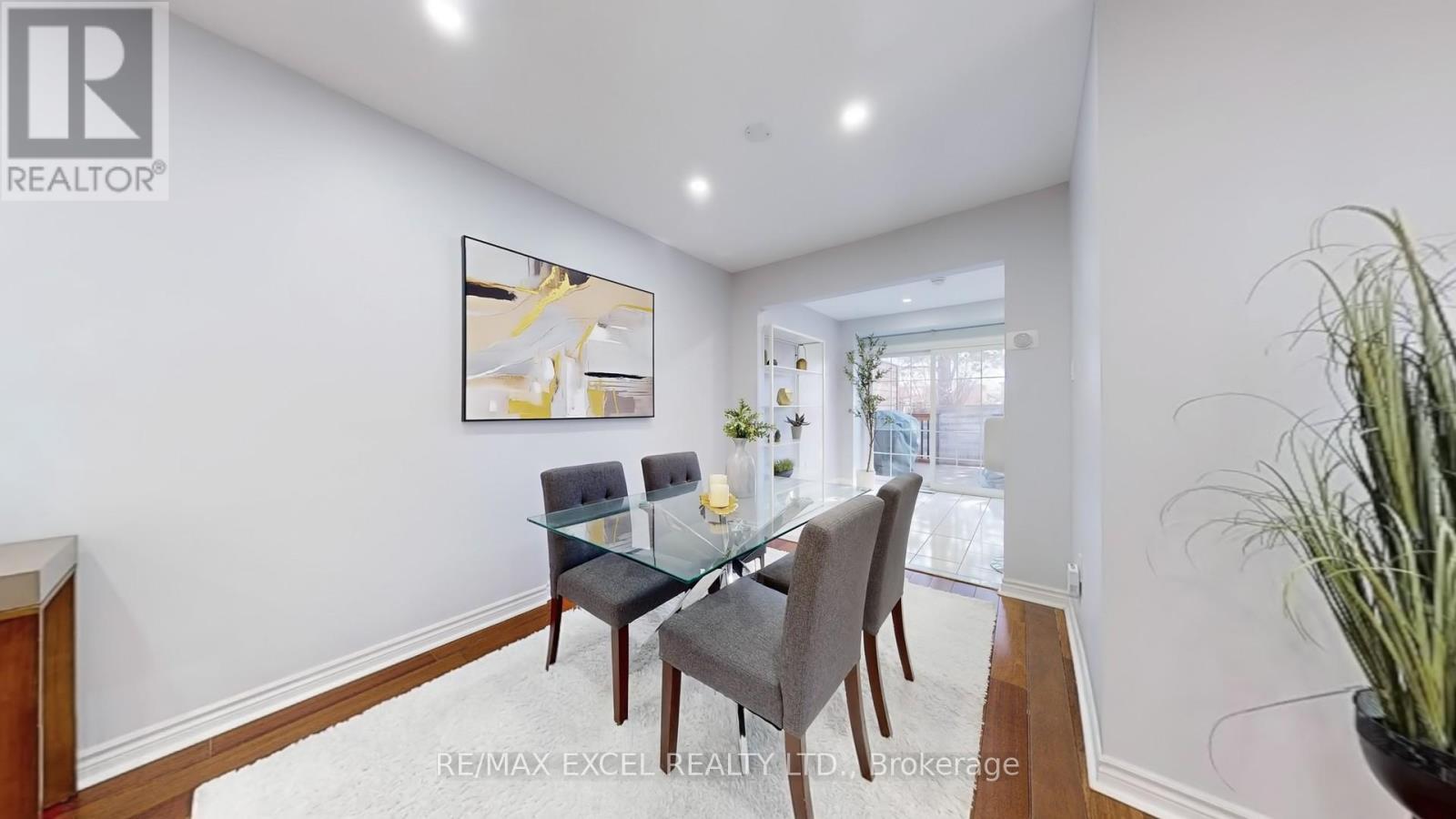 












73 MCCABE CRESCENT

,
Vaughan (Lakeview Estates),




Ontario
L4J2S6

