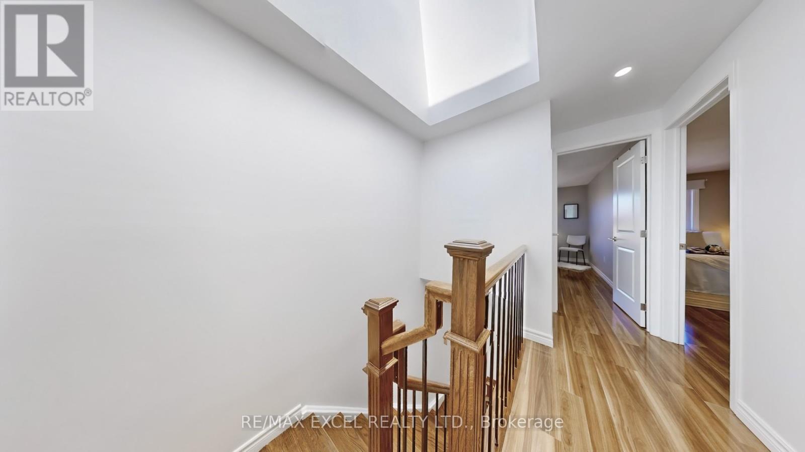 












73 MCCABE CRESCENT

,
Vaughan (Lakeview Estates),




Ontario
L4J2S6

