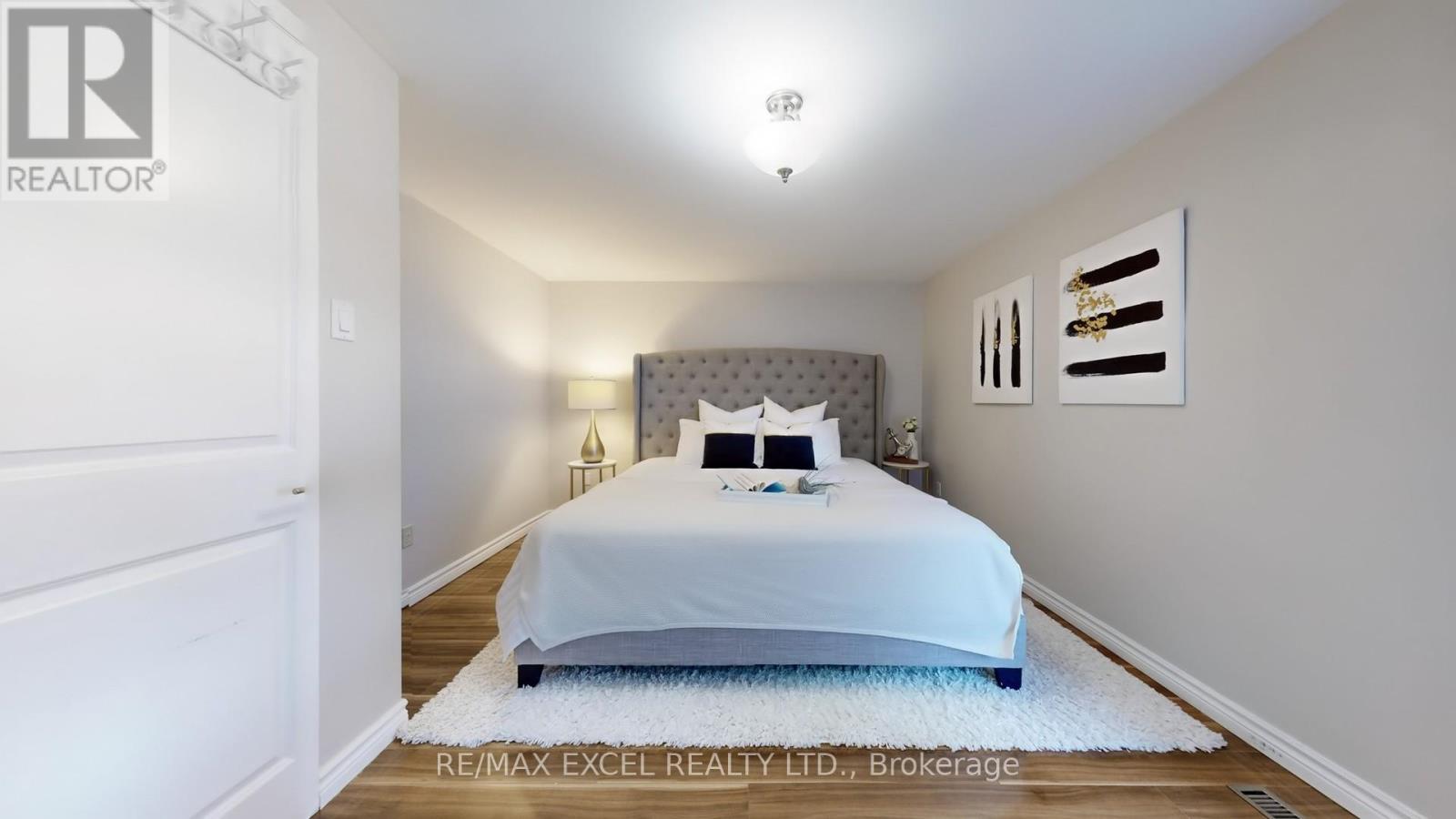 












73 MCCABE CRESCENT

,
Vaughan (Lakeview Estates),




Ontario
L4J2S6

