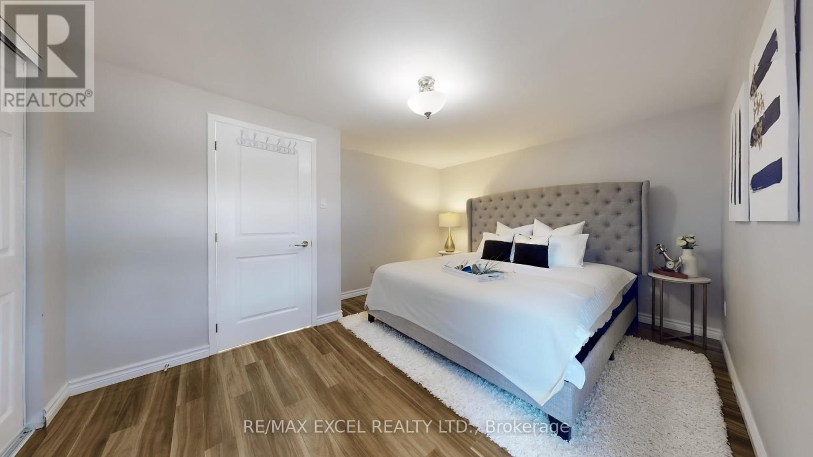 












73 MCCABE CRESCENT

,
Vaughan (Lakeview Estates),




Ontario
L4J2S6

