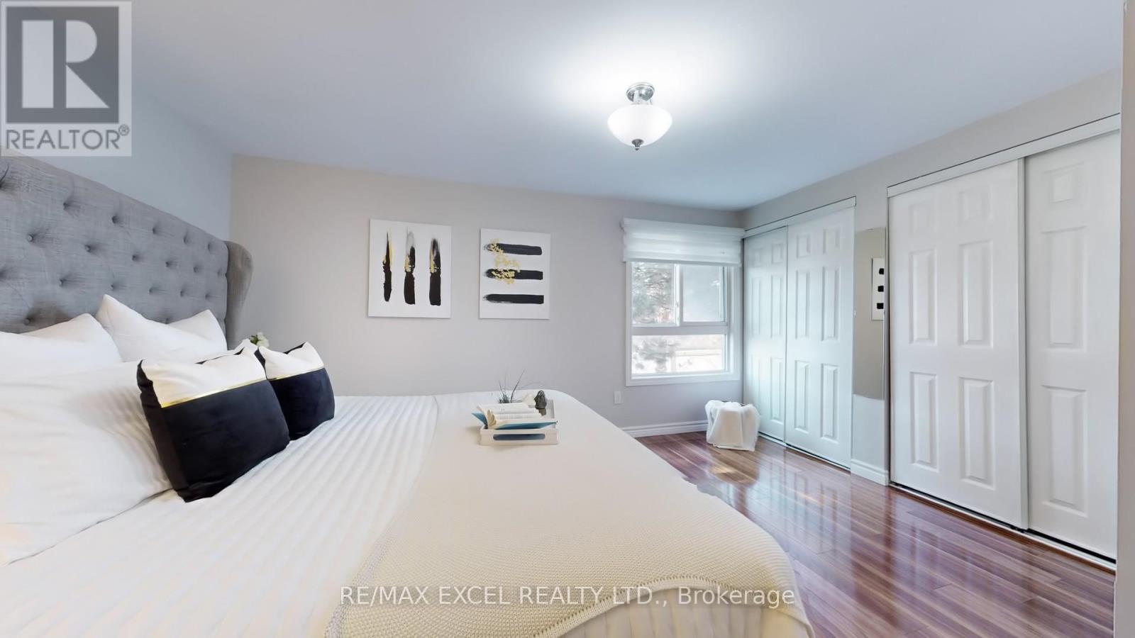 












73 MCCABE CRESCENT

,
Vaughan (Lakeview Estates),




Ontario
L4J2S6

