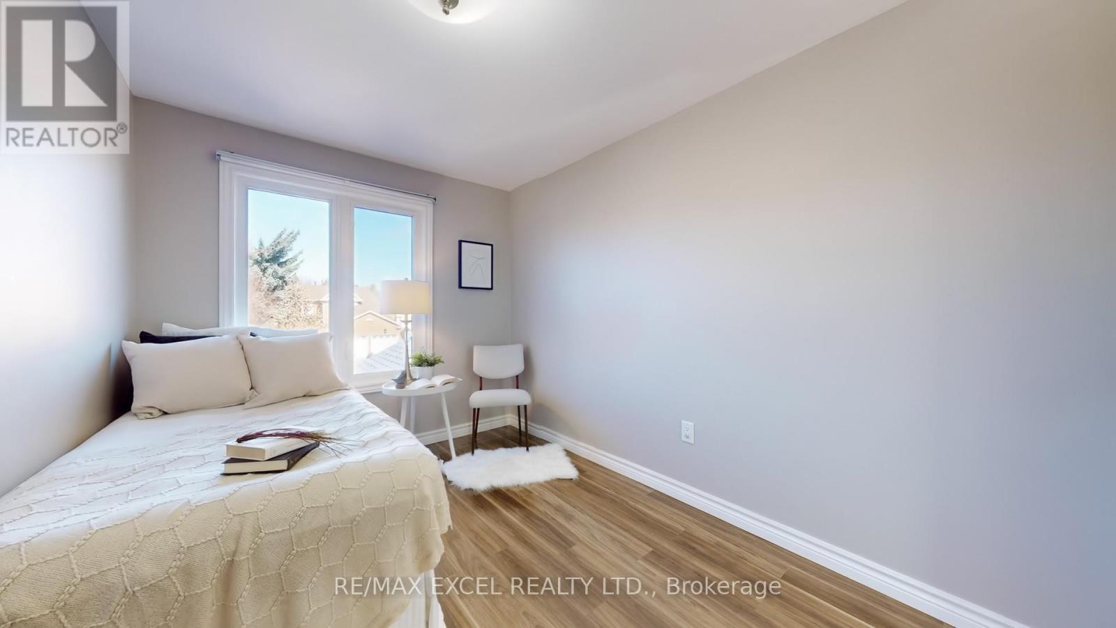 












73 MCCABE CRESCENT

,
Vaughan (Lakeview Estates),




Ontario
L4J2S6

