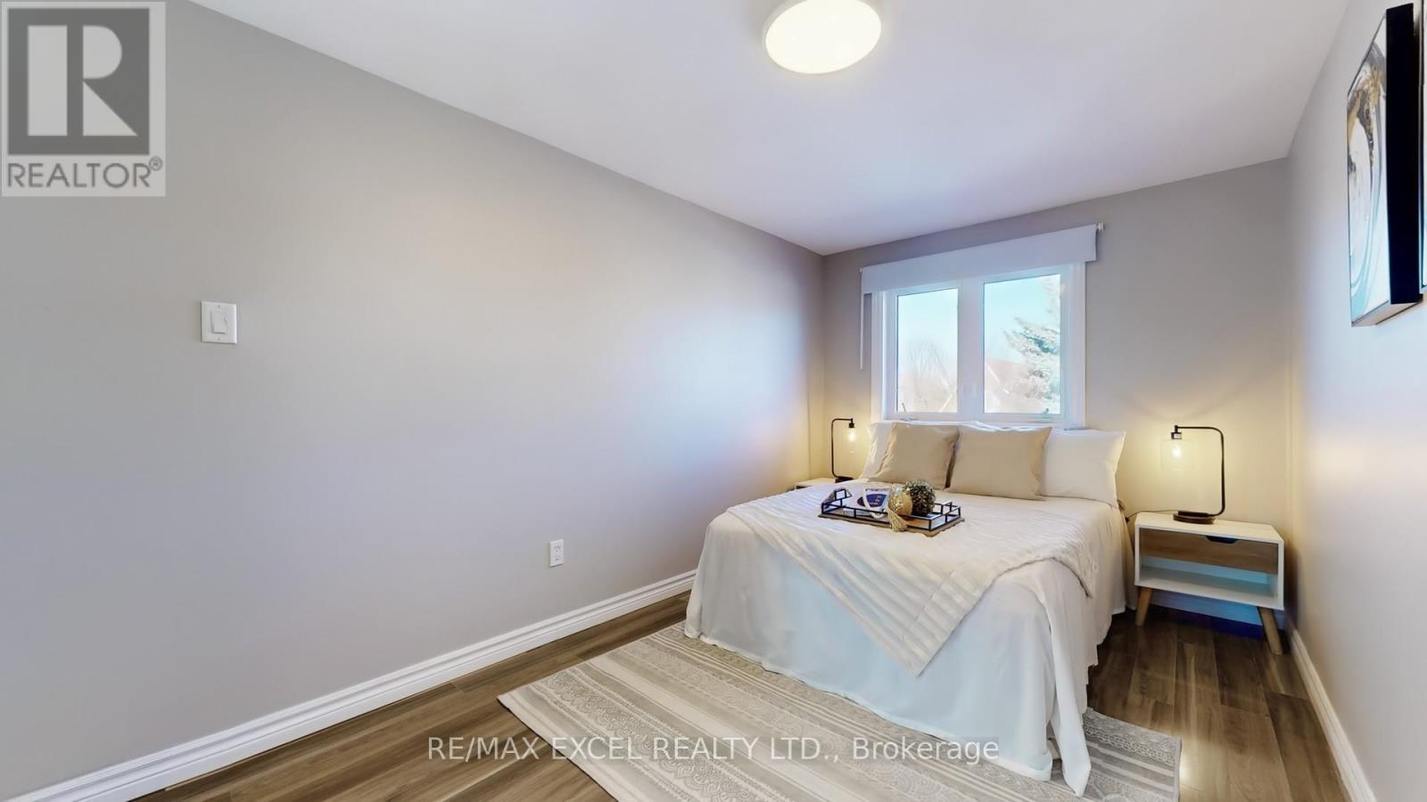 












73 MCCABE CRESCENT

,
Vaughan (Lakeview Estates),




Ontario
L4J2S6

