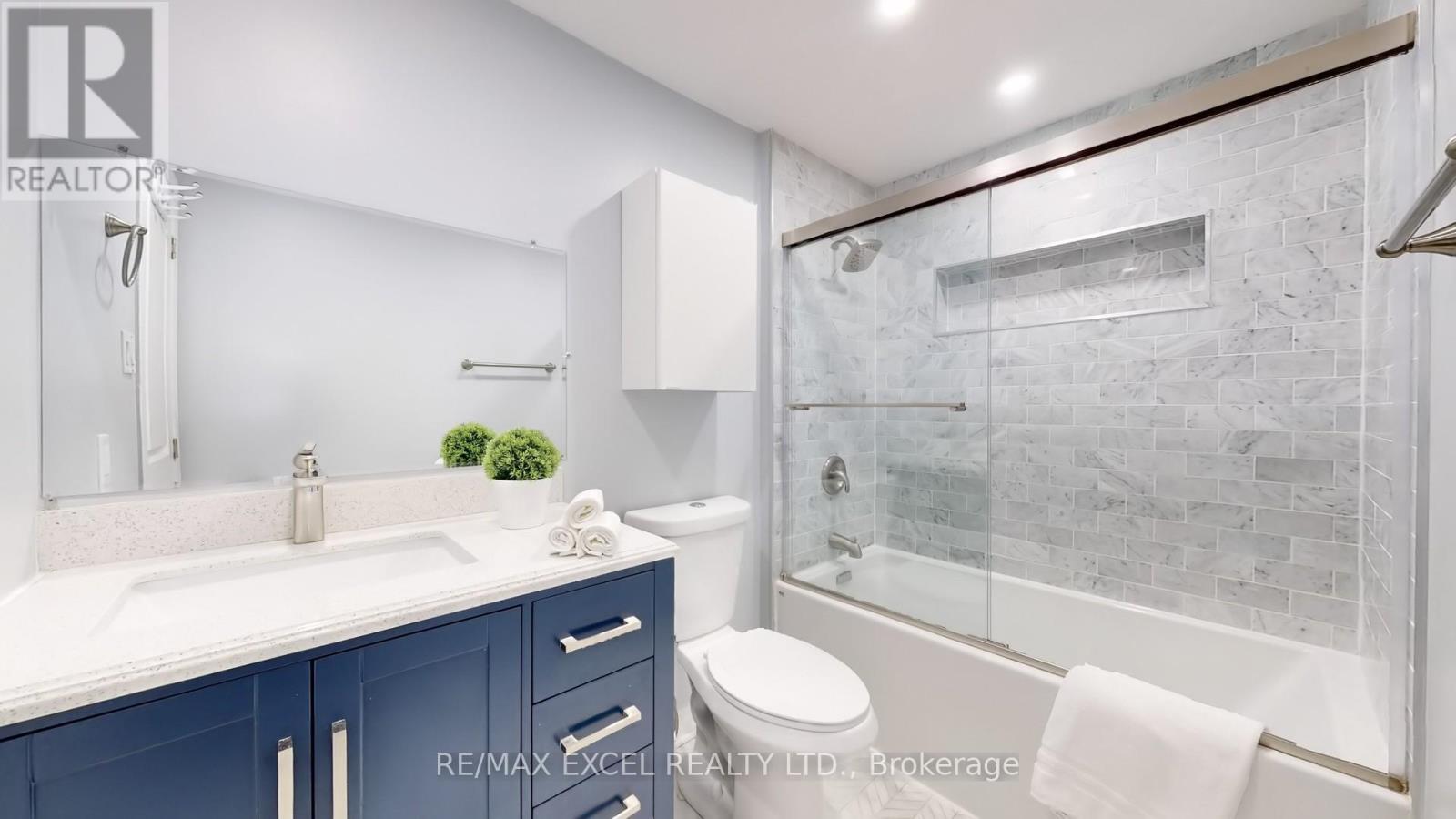












73 MCCABE CRESCENT

,
Vaughan (Lakeview Estates),




Ontario
L4J2S6

