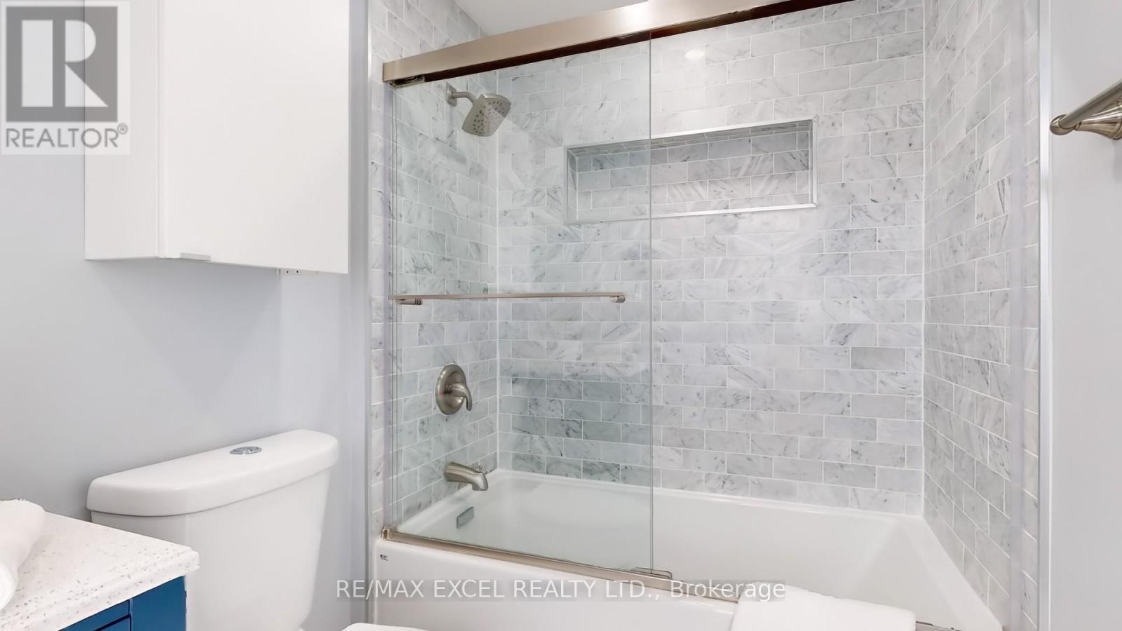 












73 MCCABE CRESCENT

,
Vaughan (Lakeview Estates),




Ontario
L4J2S6

