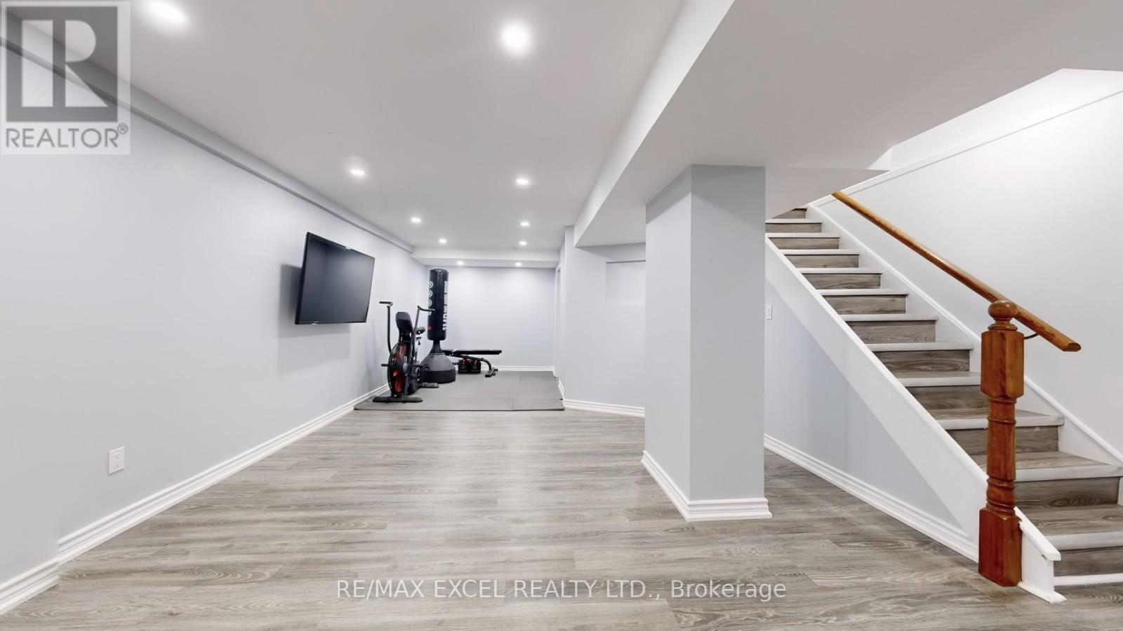 












73 MCCABE CRESCENT

,
Vaughan (Lakeview Estates),




Ontario
L4J2S6

