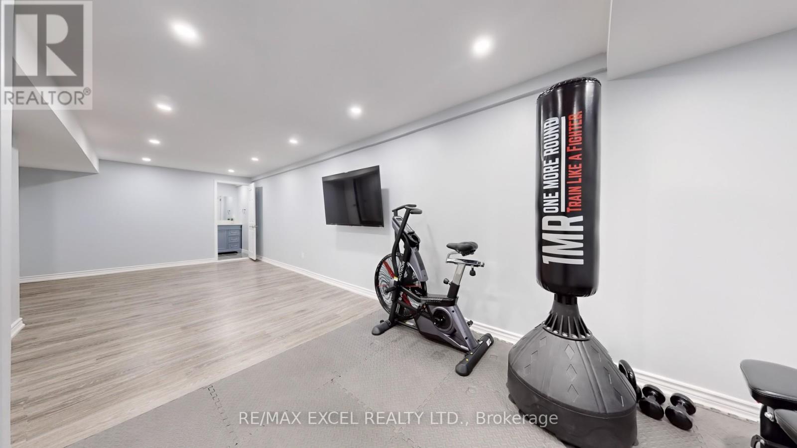 












73 MCCABE CRESCENT

,
Vaughan (Lakeview Estates),




Ontario
L4J2S6

