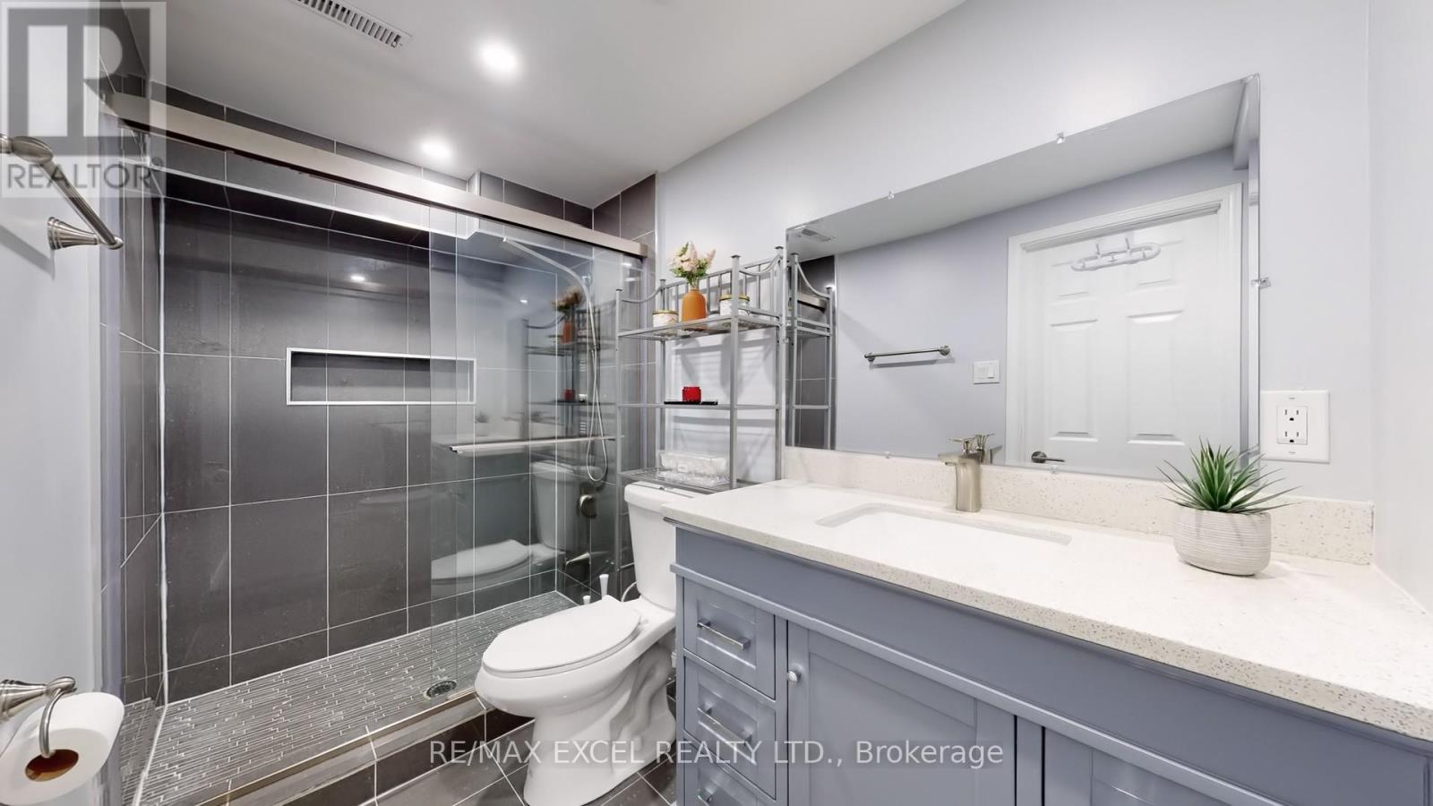 












73 MCCABE CRESCENT

,
Vaughan (Lakeview Estates),




Ontario
L4J2S6

