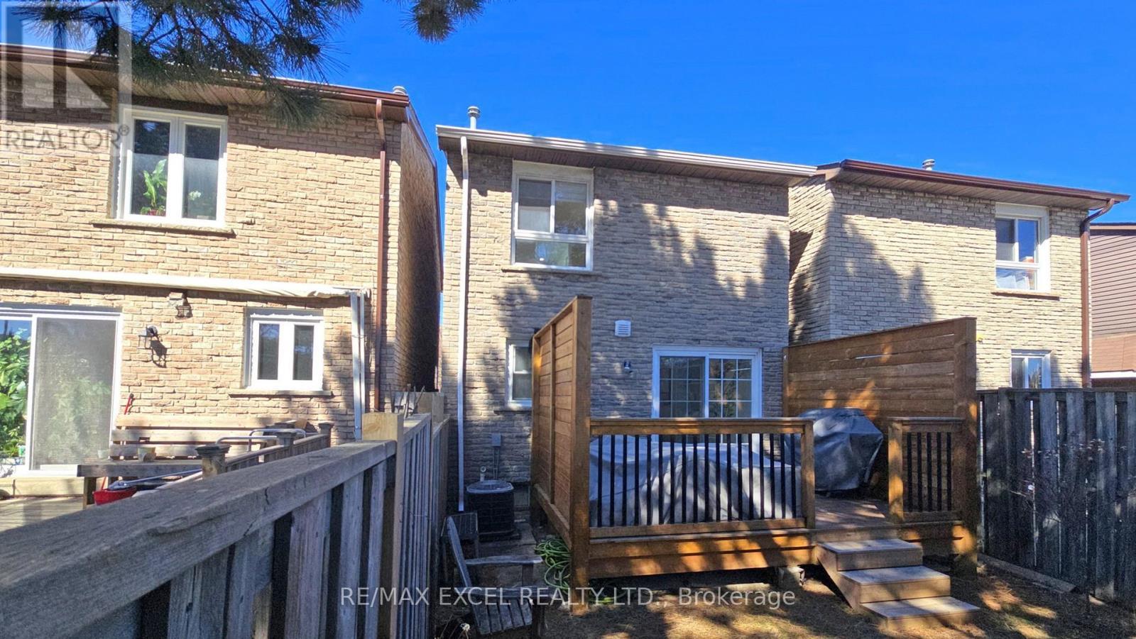 












73 MCCABE CRESCENT

,
Vaughan (Lakeview Estates),




Ontario
L4J2S6

