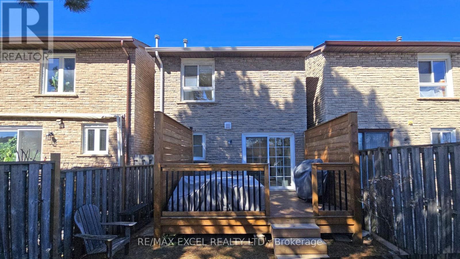 












73 MCCABE CRESCENT

,
Vaughan (Lakeview Estates),




Ontario
L4J2S6

