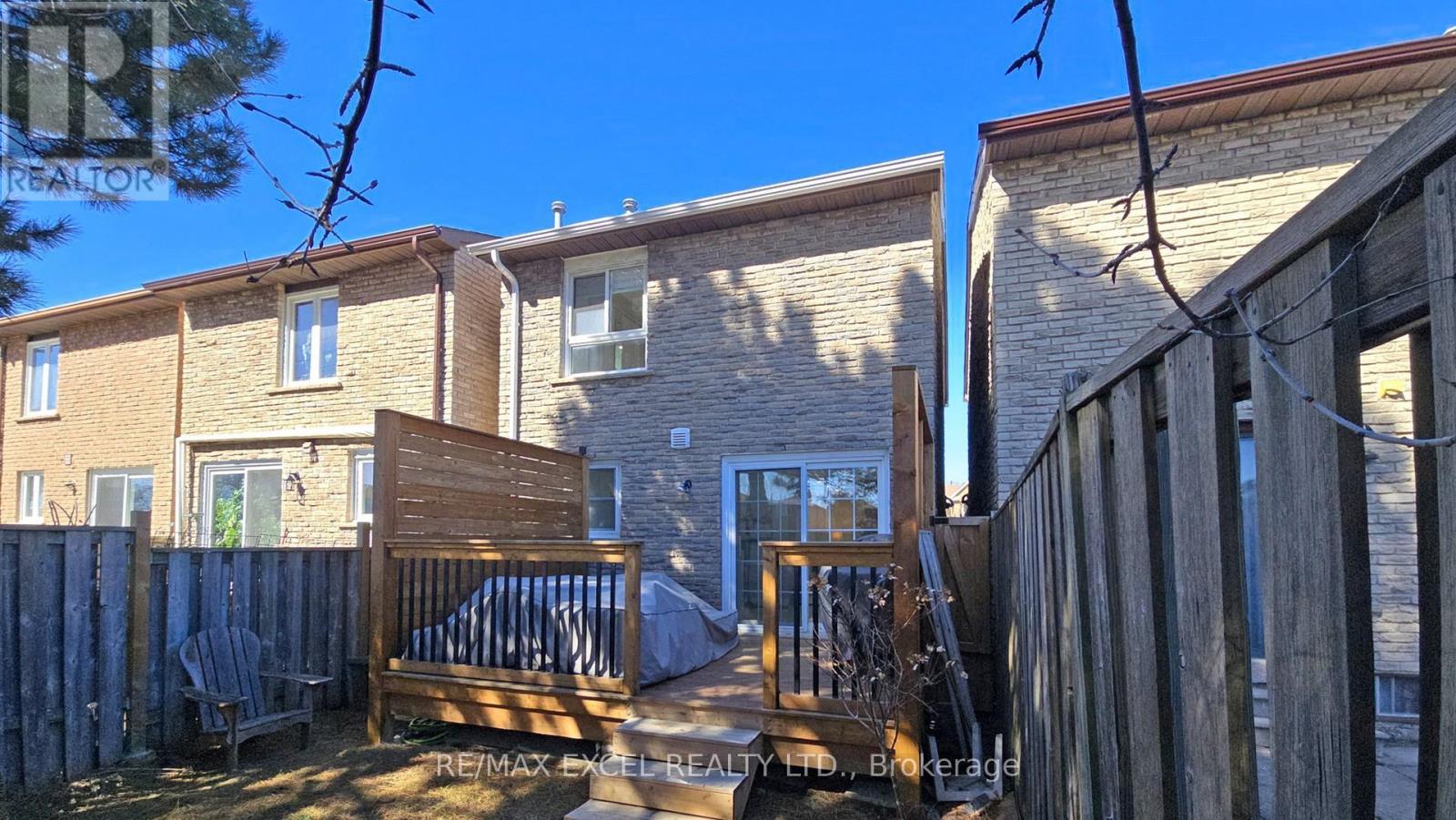 












73 MCCABE CRESCENT

,
Vaughan (Lakeview Estates),




Ontario
L4J2S6

