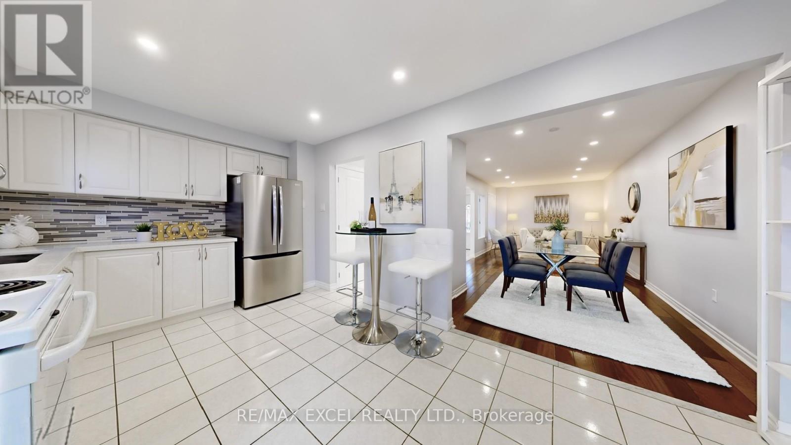 












73 MCCABE CRESCENT

,
Vaughan (Lakeview Estates),




Ontario
L4J2S6

