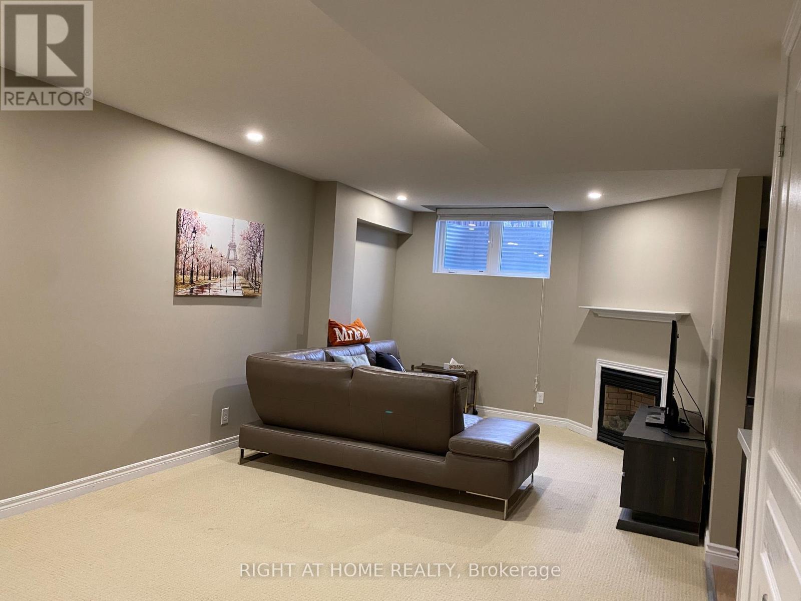 












BSMT - 22 THATCHER CRESCENT

,
East Gwillimbury,




Ontario
L9N0B8

