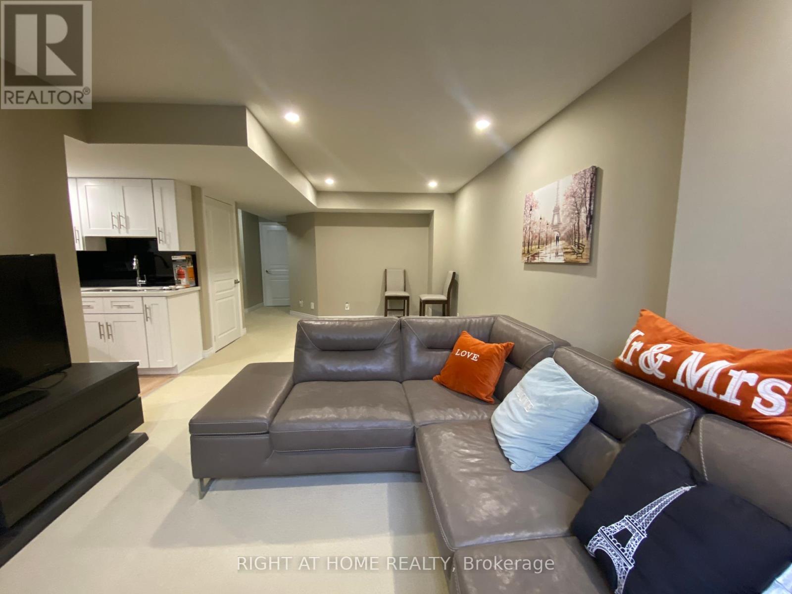 












BSMT - 22 THATCHER CRESCENT

,
East Gwillimbury,




Ontario
L9N0B8

