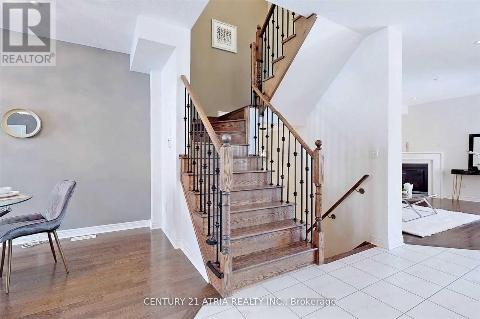 












102 PEARL LAKE ROAD

,
Markham (Cornell),




Ontario
L6B1A8

