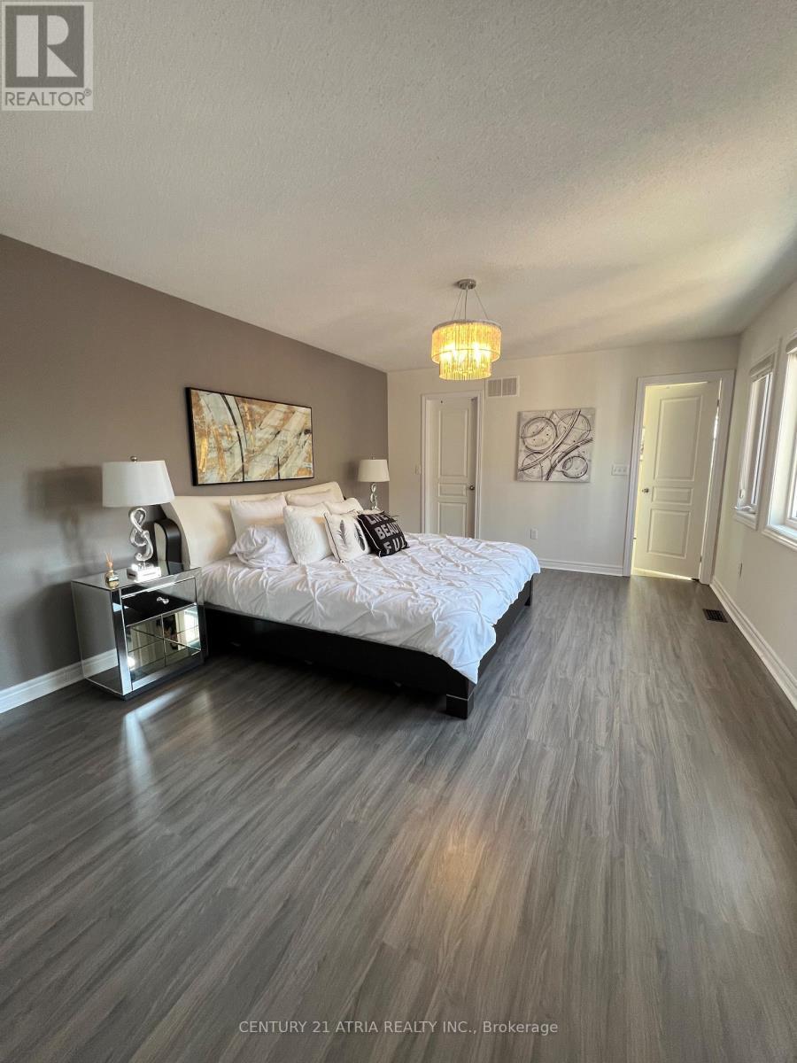 












102 PEARL LAKE ROAD

,
Markham (Cornell),




Ontario
L6B1A8

