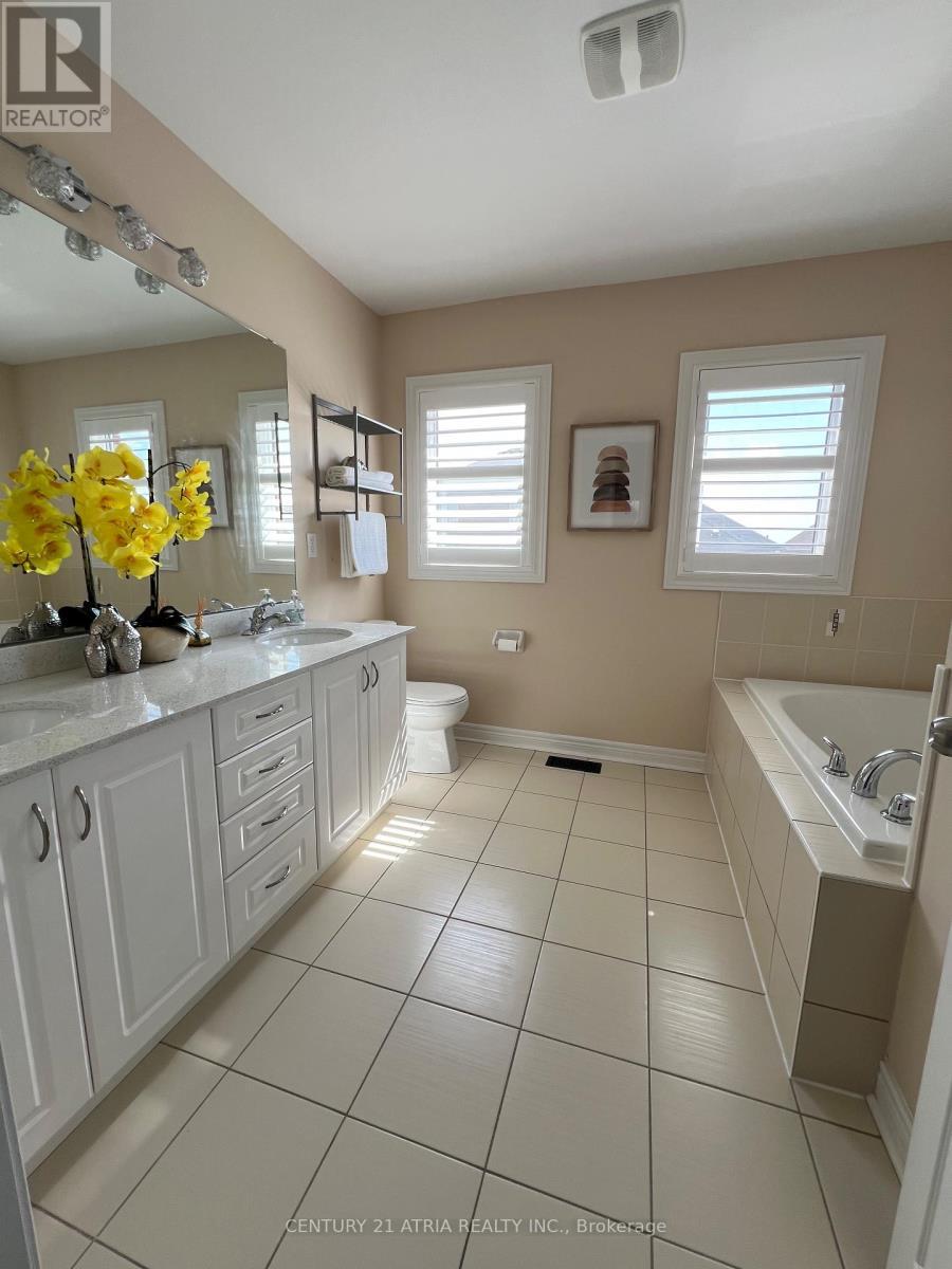 












102 PEARL LAKE ROAD

,
Markham (Cornell),




Ontario
L6B1A8

