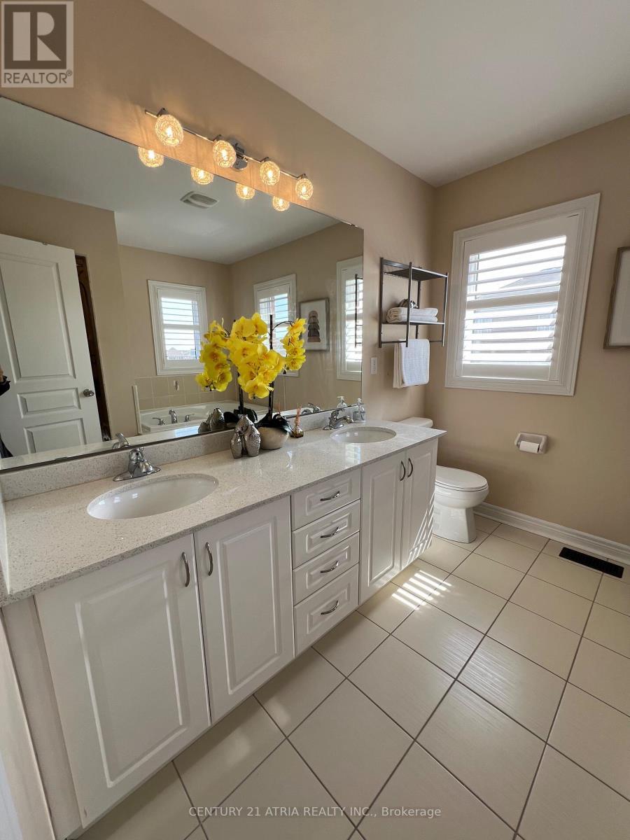












102 PEARL LAKE ROAD

,
Markham (Cornell),




Ontario
L6B1A8

