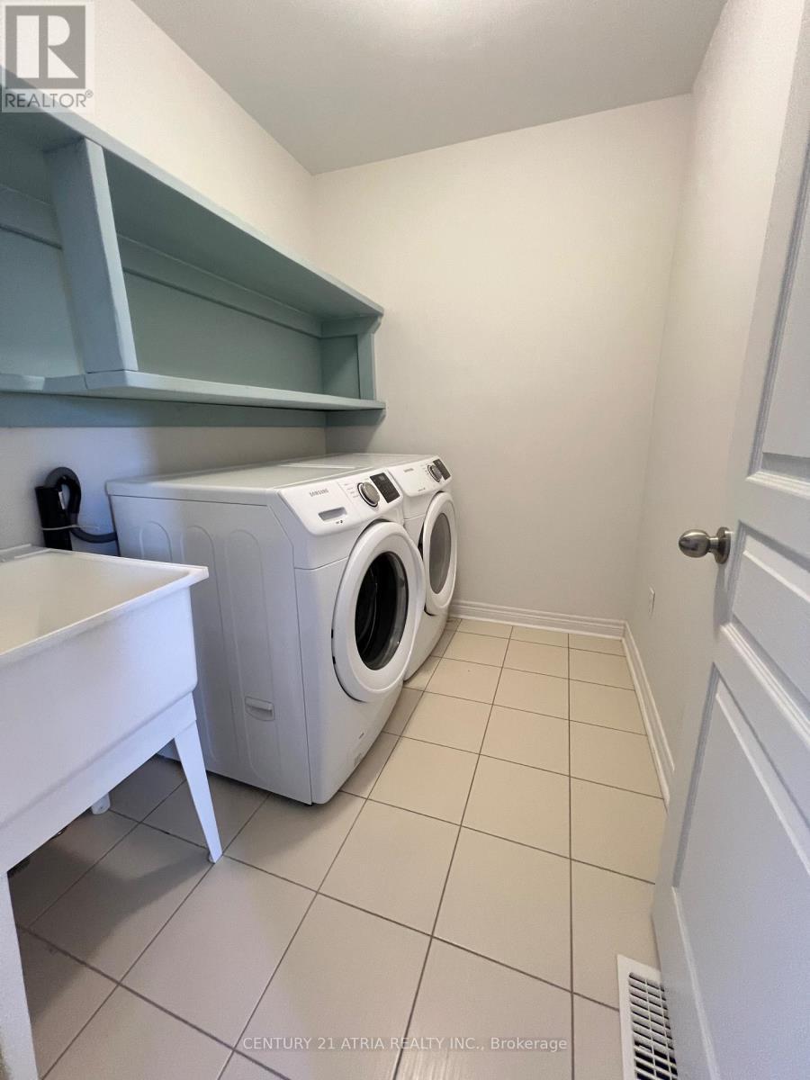 












102 PEARL LAKE ROAD

,
Markham (Cornell),




Ontario
L6B1A8

