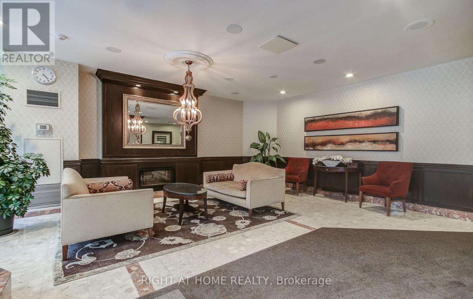 












507 - 33 WELDRICK ROAD E

,
Richmond Hill (Observatory),




Ontario
L4C8W4

