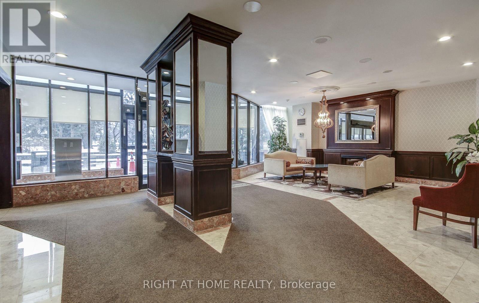 












507 - 33 WELDRICK ROAD E

,
Richmond Hill (Observatory),




Ontario
L4C8W4

