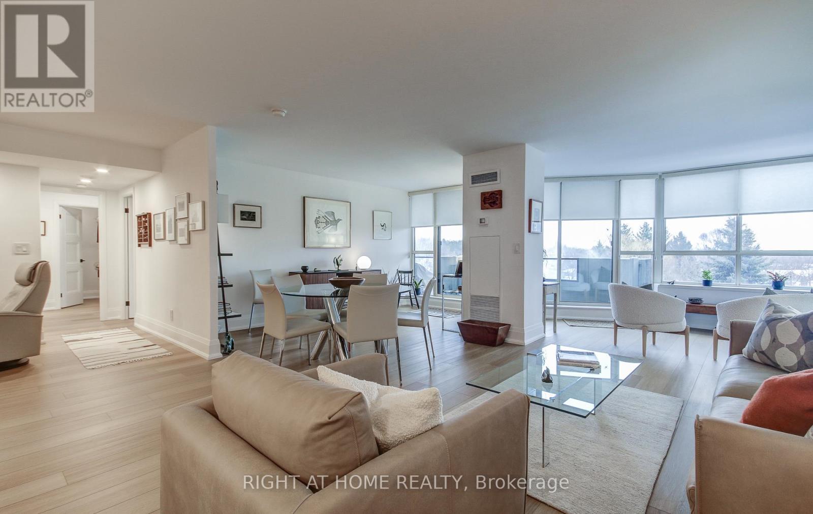 












507 - 33 WELDRICK ROAD E

,
Richmond Hill (Observatory),




Ontario
L4C8W4

