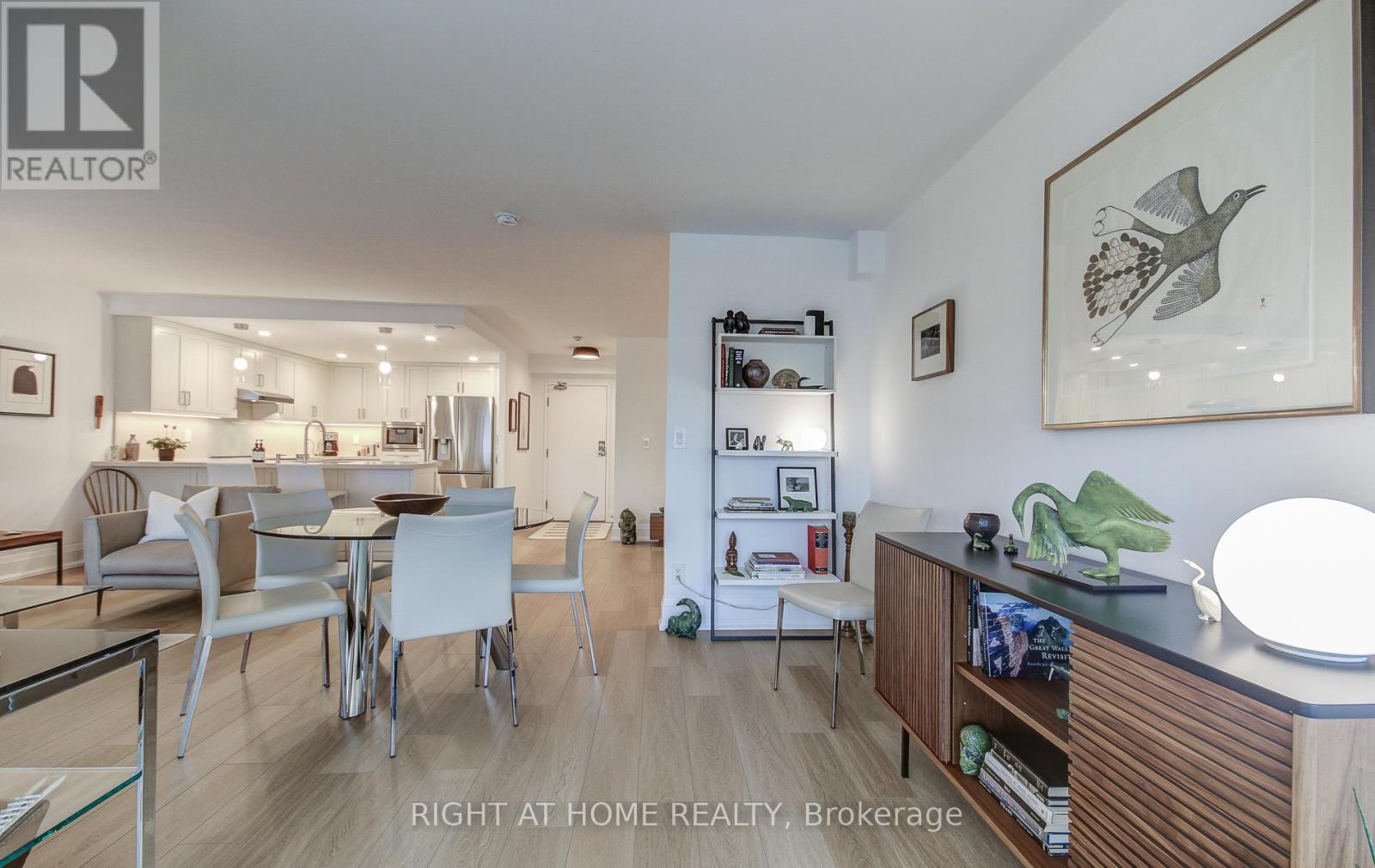 












507 - 33 WELDRICK ROAD E

,
Richmond Hill (Observatory),




Ontario
L4C8W4

