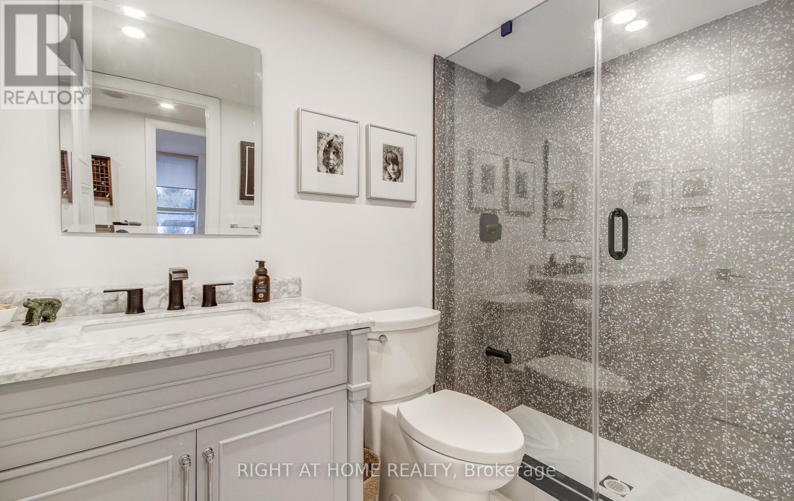 












507 - 33 WELDRICK ROAD E

,
Richmond Hill (Observatory),




Ontario
L4C8W4

