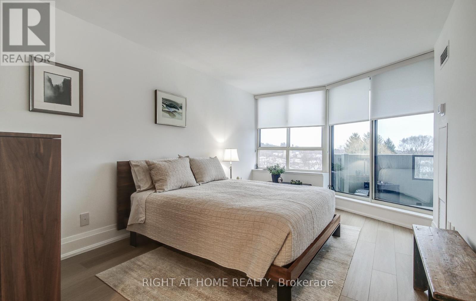












507 - 33 WELDRICK ROAD E

,
Richmond Hill (Observatory),




Ontario
L4C8W4

