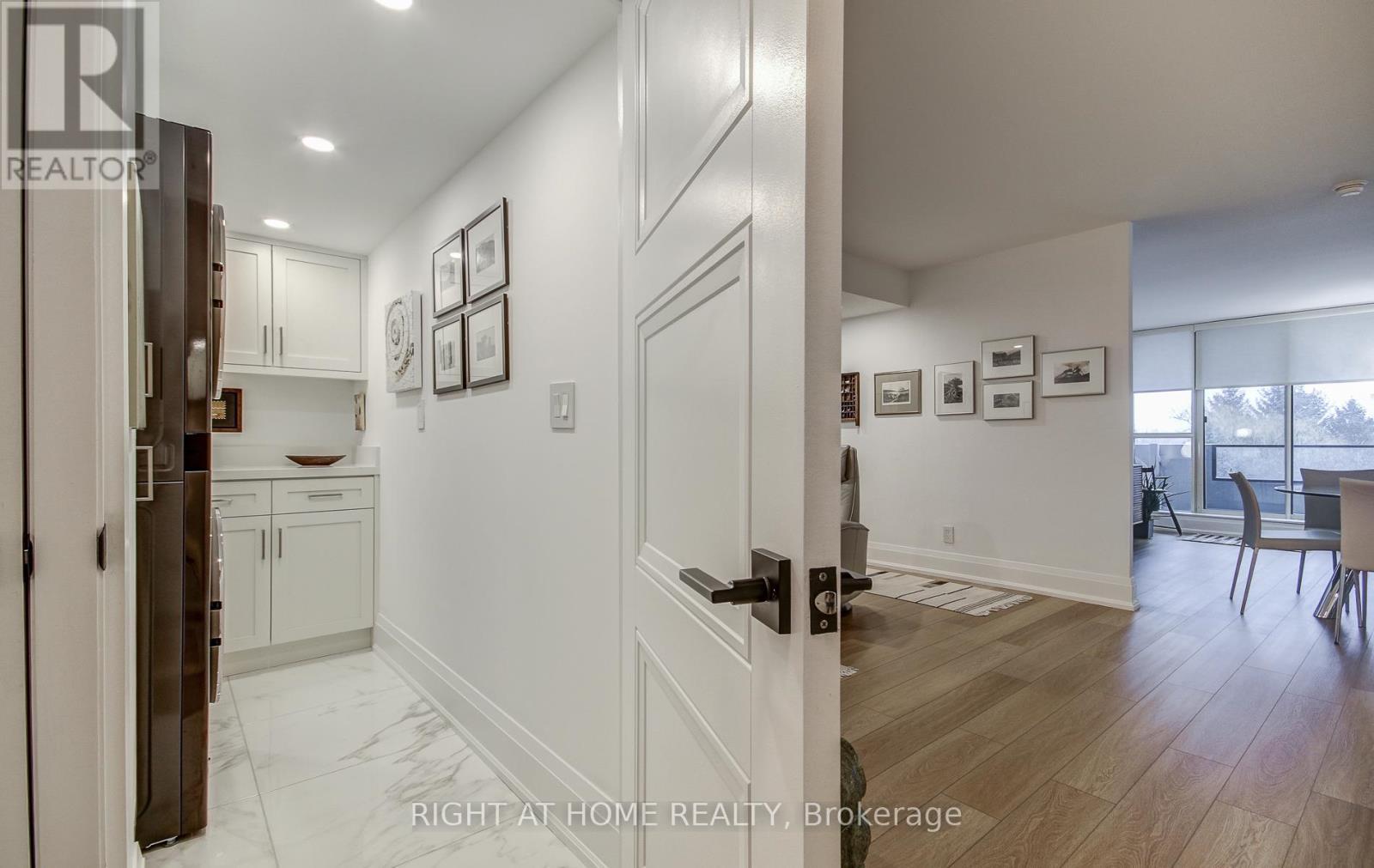 












507 - 33 WELDRICK ROAD E

,
Richmond Hill (Observatory),




Ontario
L4C8W4

