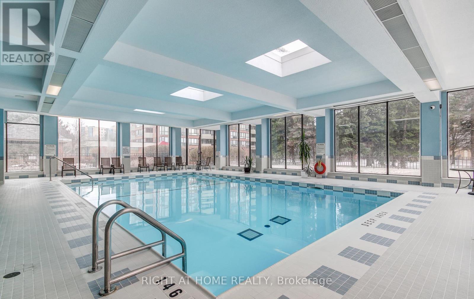 












507 - 33 WELDRICK ROAD E

,
Richmond Hill (Observatory),




Ontario
L4C8W4


