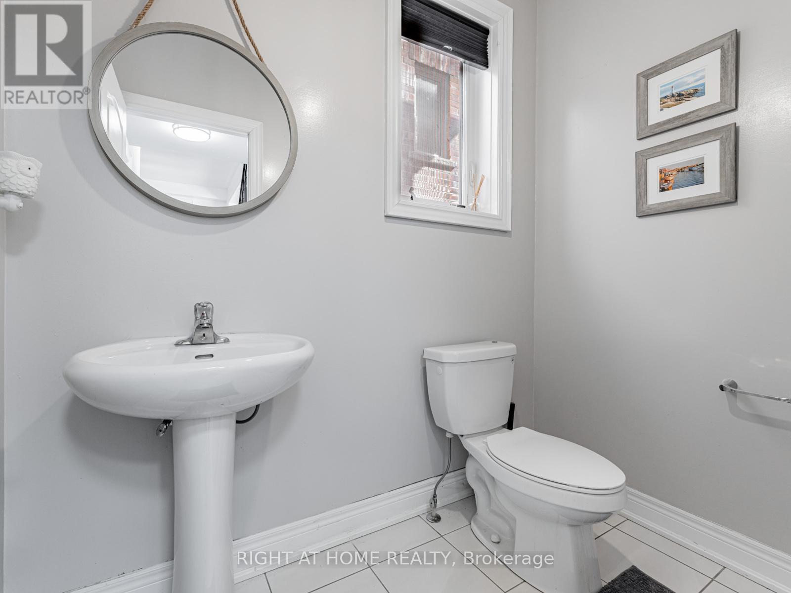 












214 STEVENSON CRESCENT

,
Bradford West Gwillimbury (Bradford),




Ontario
L3Z0T1

