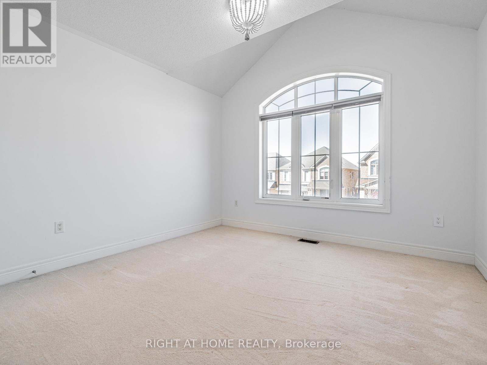 












214 STEVENSON CRESCENT

,
Bradford West Gwillimbury (Bradford),




Ontario
L3Z0T1

