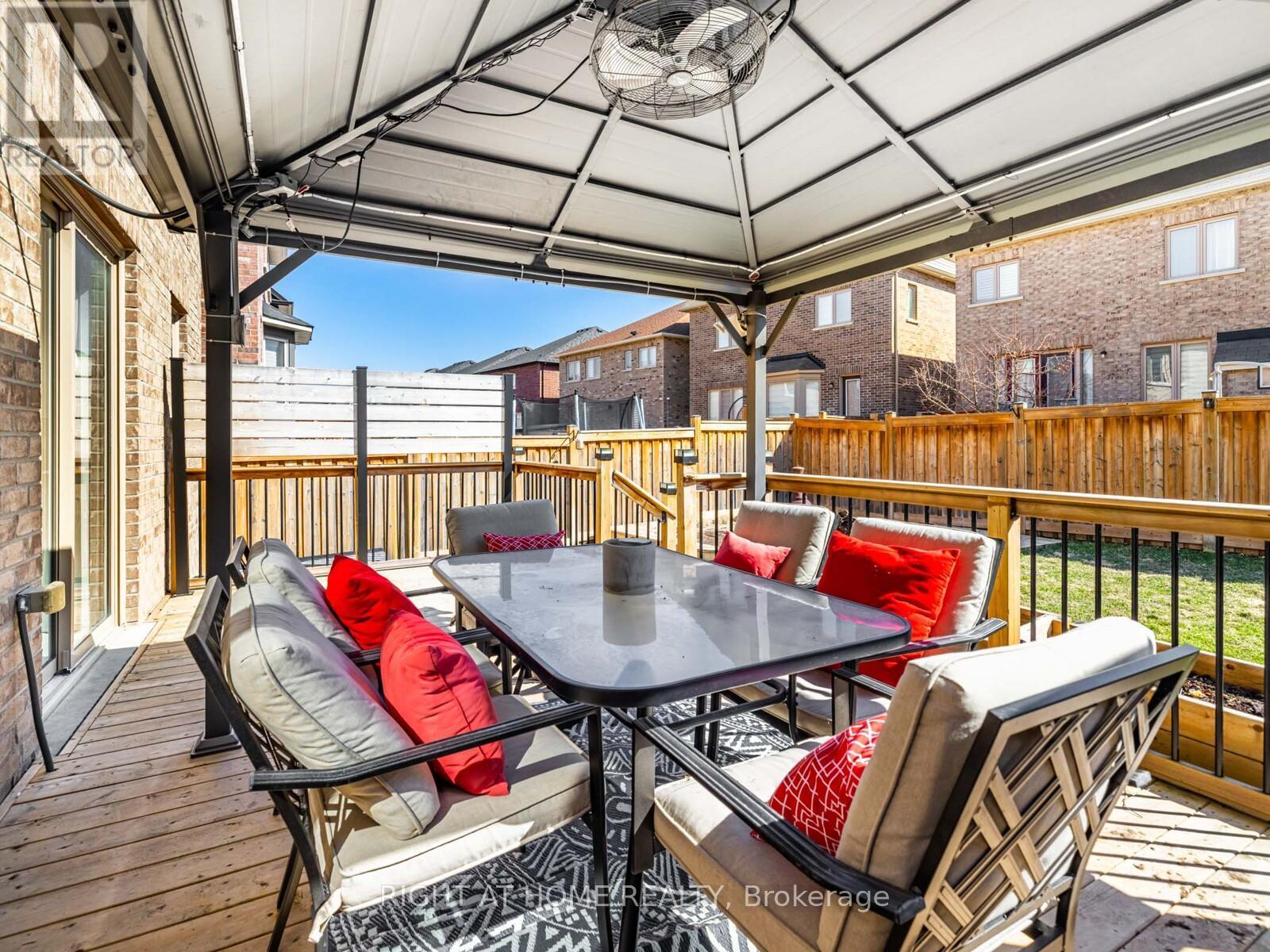 












214 STEVENSON CRESCENT

,
Bradford West Gwillimbury (Bradford),




Ontario
L3Z0T1

