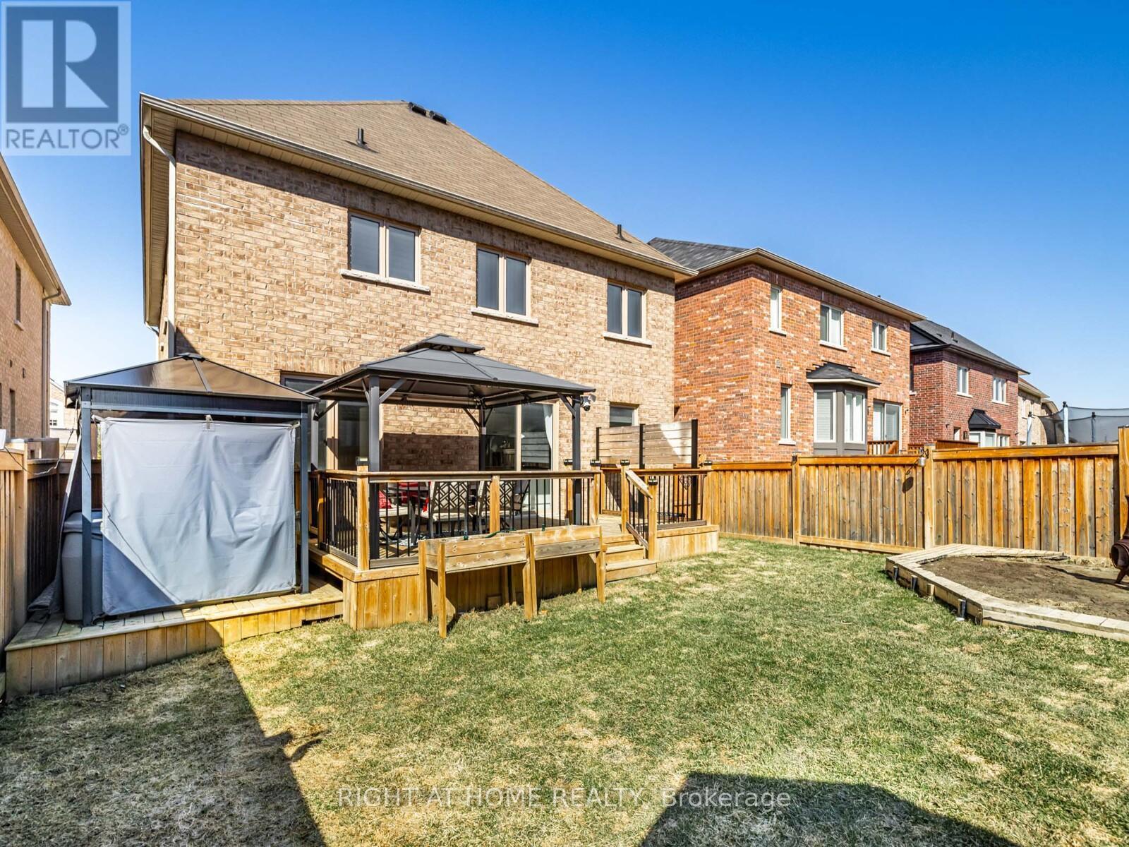












214 STEVENSON CRESCENT

,
Bradford West Gwillimbury (Bradford),




Ontario
L3Z0T1

