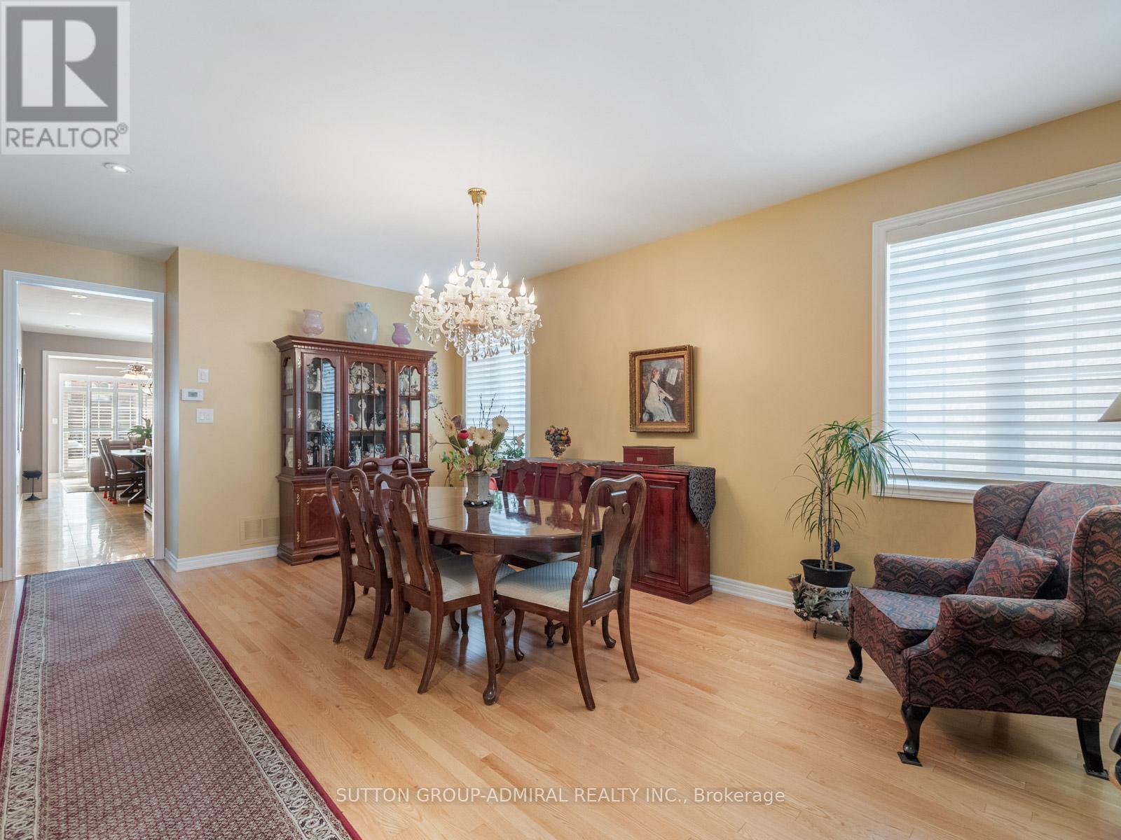 












8 LITTLE HANNAH LANE

,
Vaughan (Patterson),




Ontario
L6A0E3

