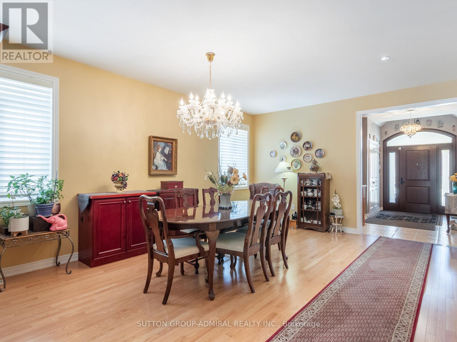 












8 LITTLE HANNAH LANE

,
Vaughan (Patterson),




Ontario
L6A0E3


