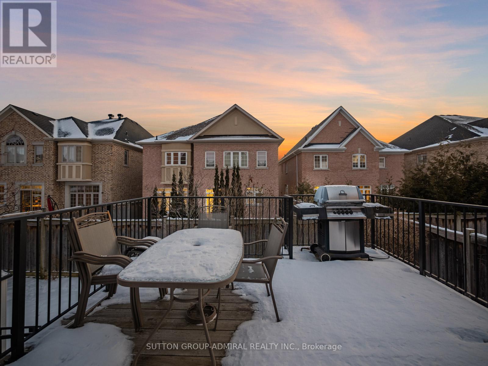 












8 LITTLE HANNAH LANE

,
Vaughan (Patterson),




Ontario
L6A0E3


