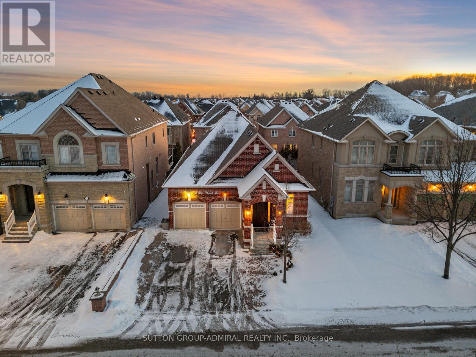












8 LITTLE HANNAH LANE

,
Vaughan (Patterson),




Ontario
L6A0E3

