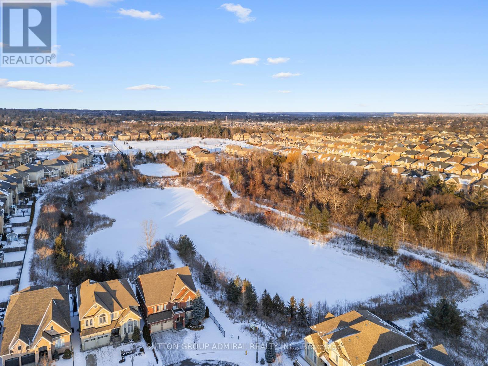 












8 LITTLE HANNAH LANE

,
Vaughan (Patterson),




Ontario
L6A0E3

