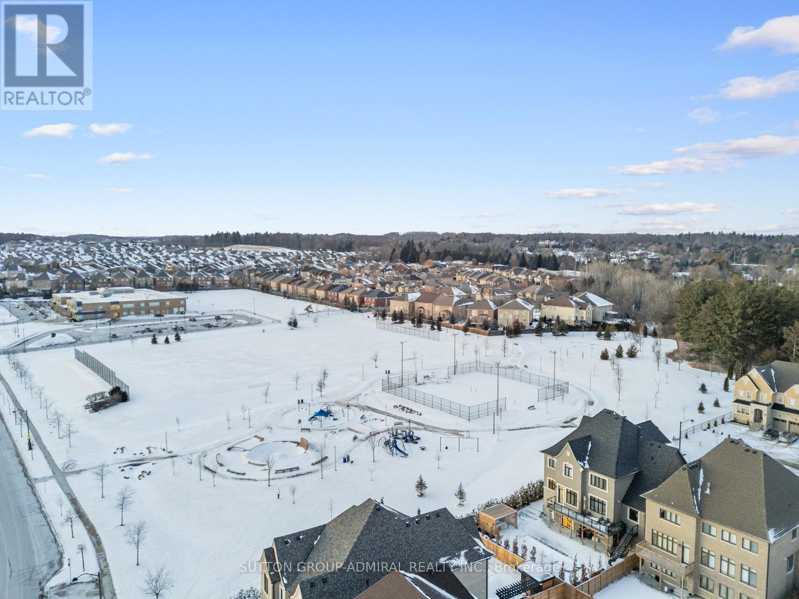 












8 LITTLE HANNAH LANE

,
Vaughan (Patterson),




Ontario
L6A0E3

